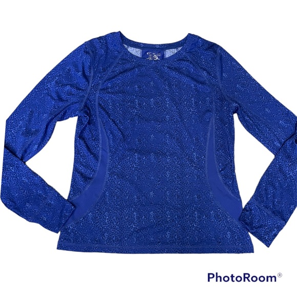 tek gear Tops - Women’s Tek Gear DryTek Long Sleeve Pullover Top • Large